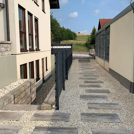 Apartment Ferienwohnung In Ruhiger Lage *